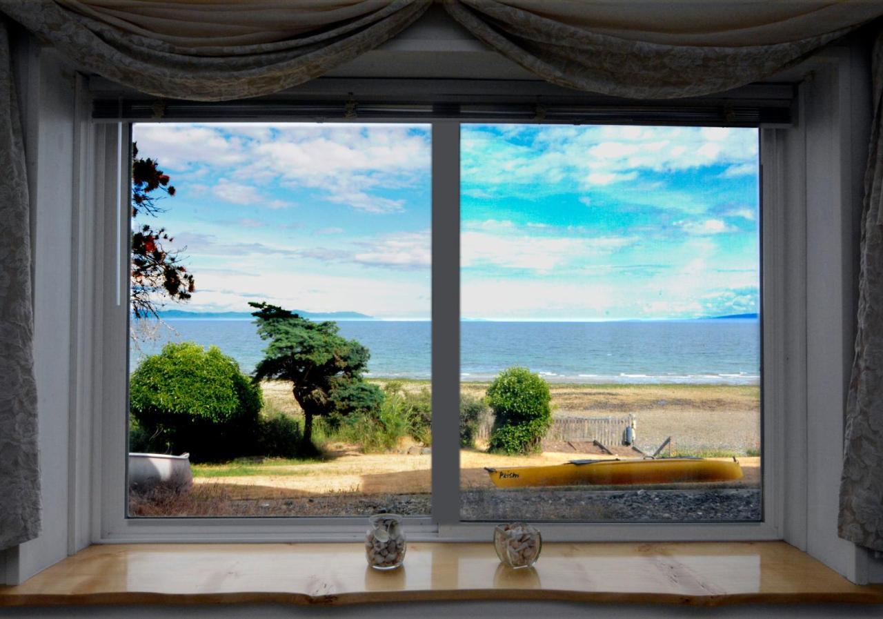 Oceanfront Paradise Comox Exterior photo