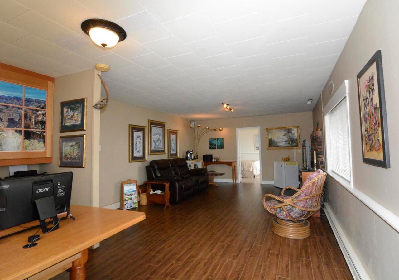 Oceanfront Paradise Comox Exterior photo