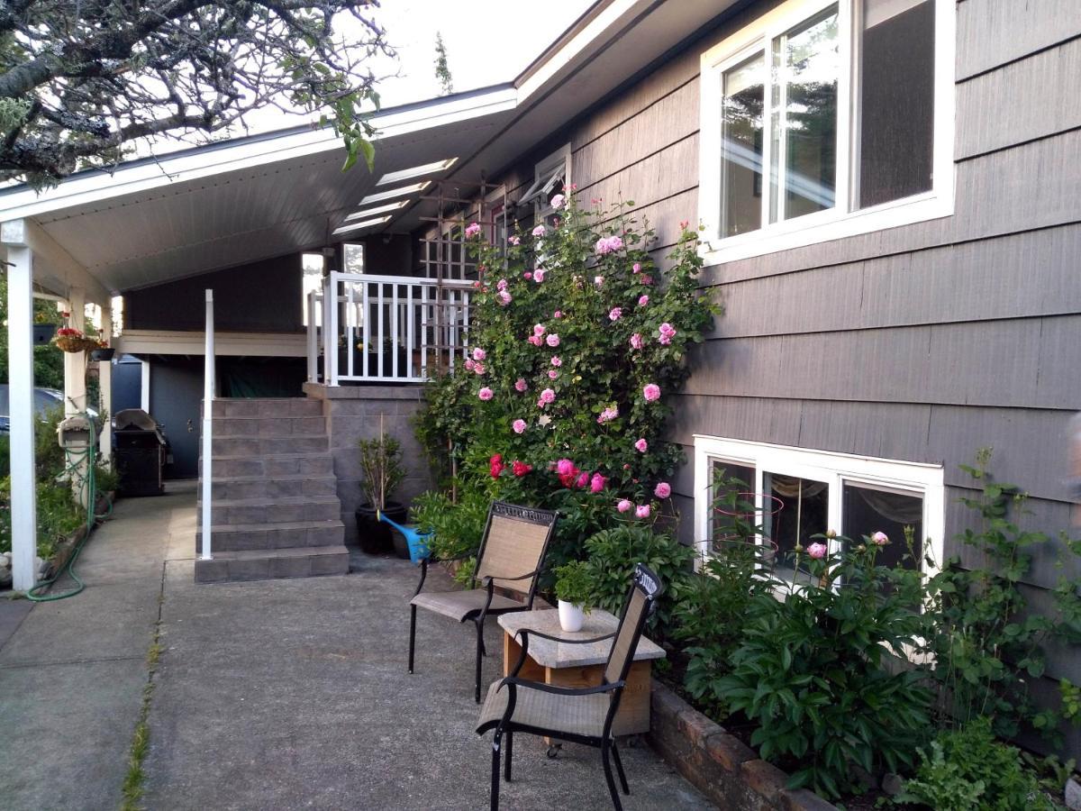 Oceanfront Paradise Comox Exterior photo